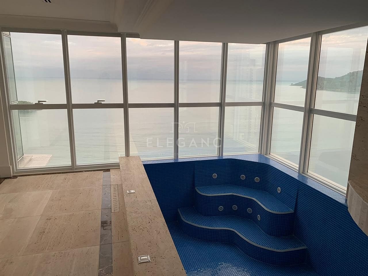 FRENTE MAR - PISCINA EXCLUSIVA