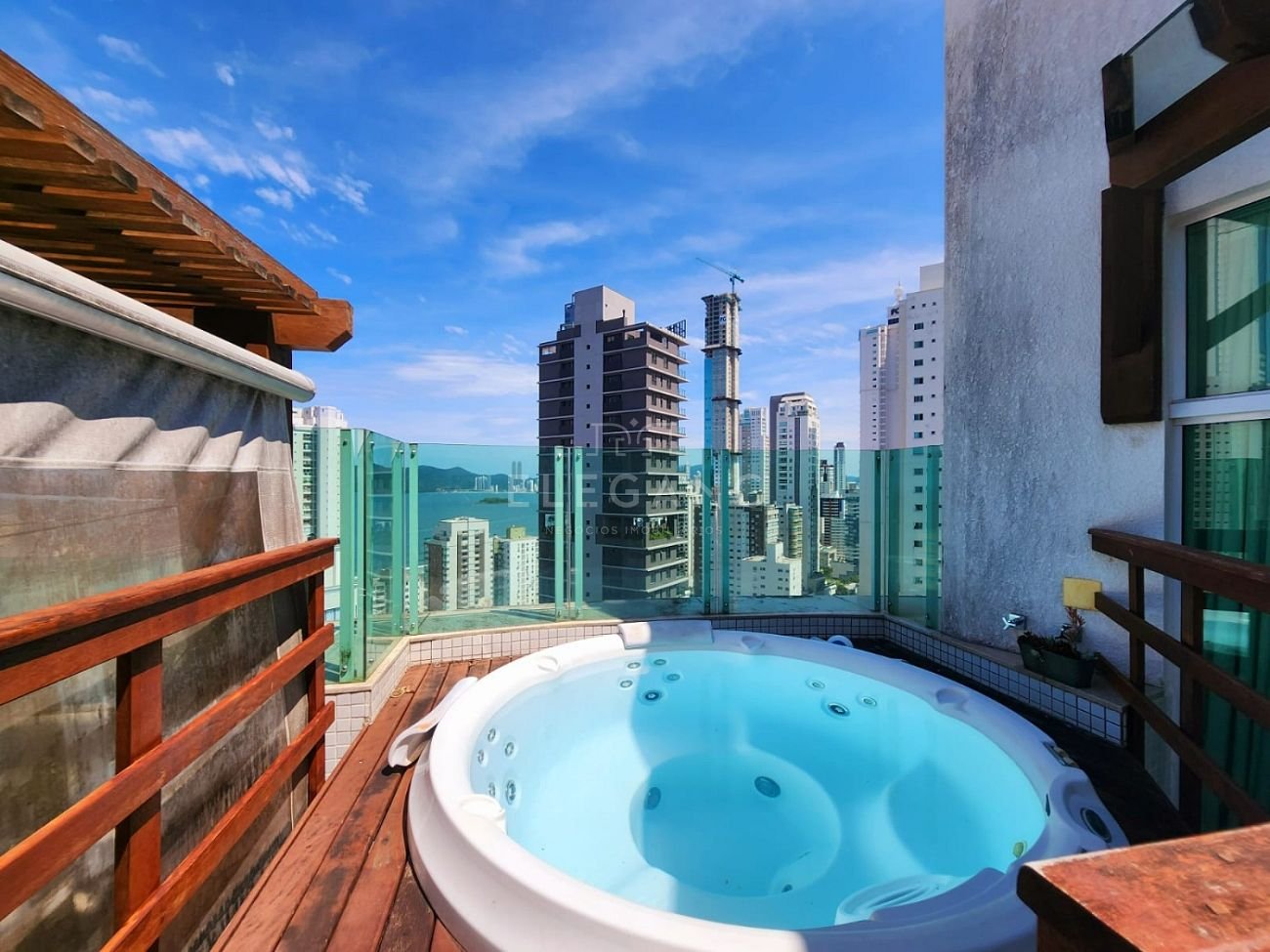 Apartamento Vista Mar à venda em Balneário Camboriú