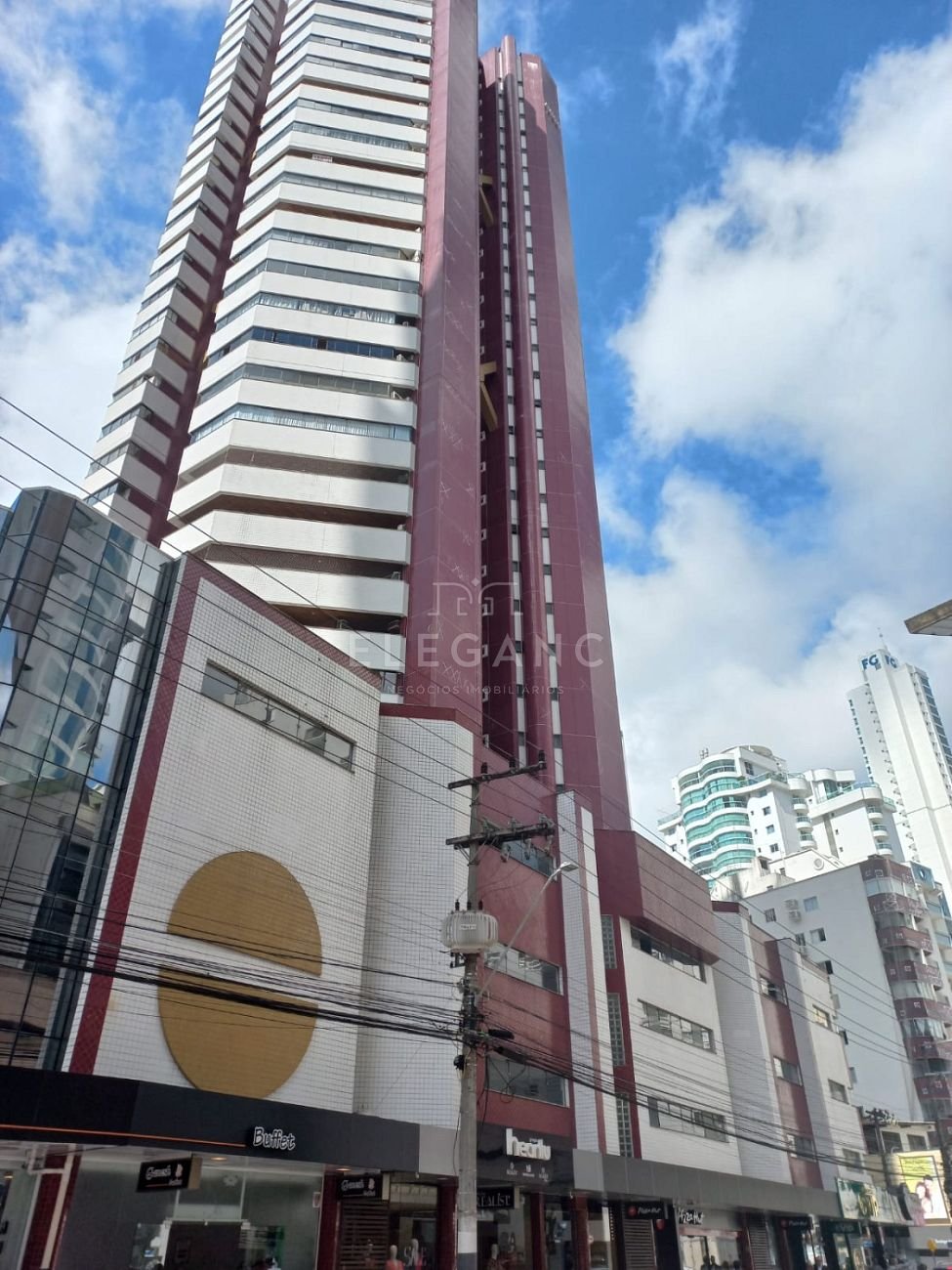 Apartamento à venda no Centro de Balneário Camboriú