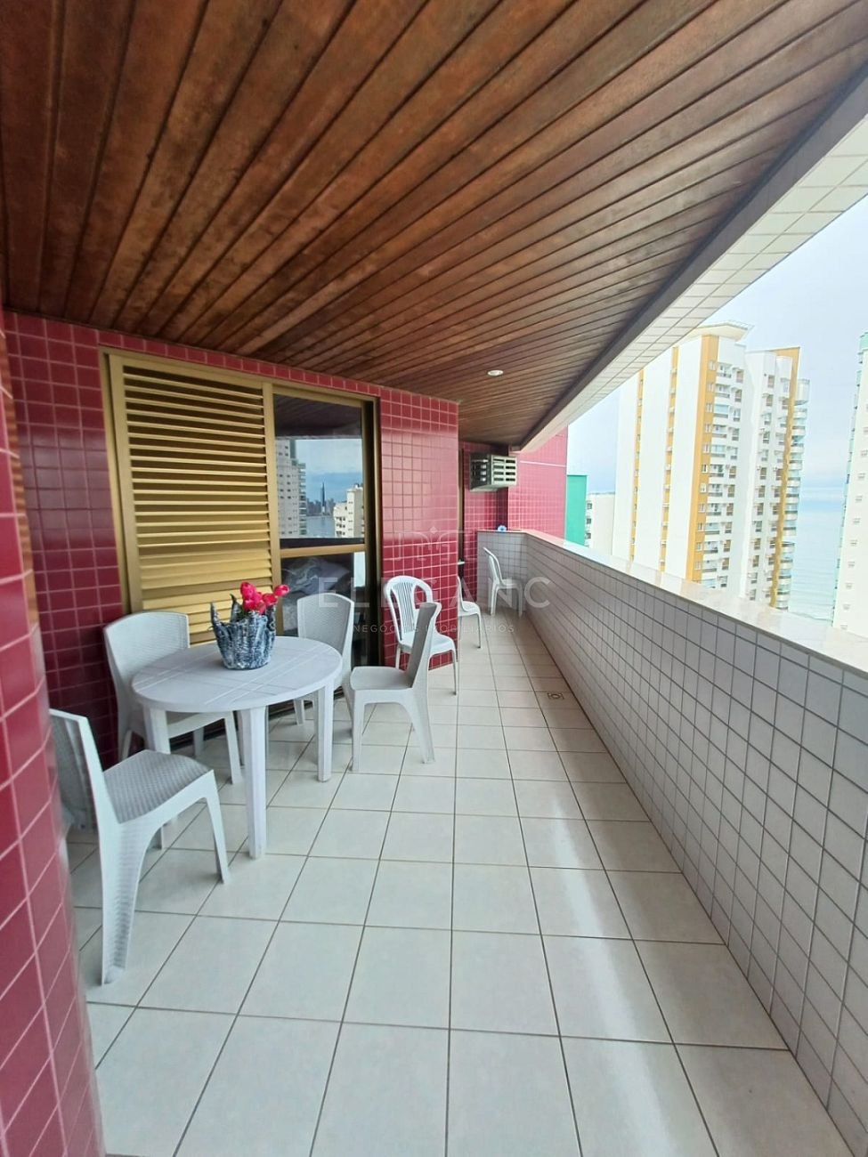 Apartamento à venda na Quadra Mar