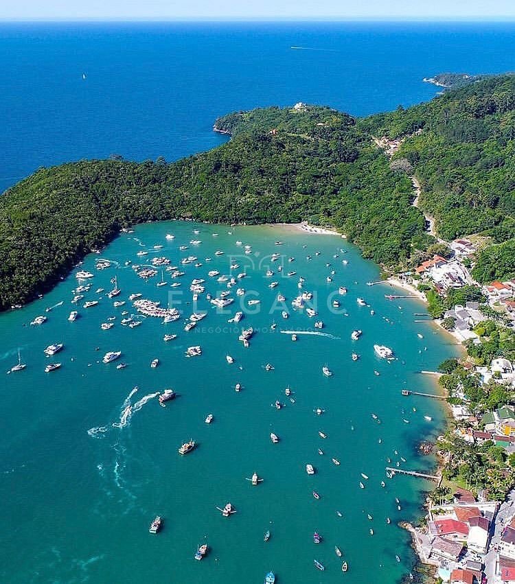 Conheça a Praia do Caixa d'Aço em Porto Belo, SC